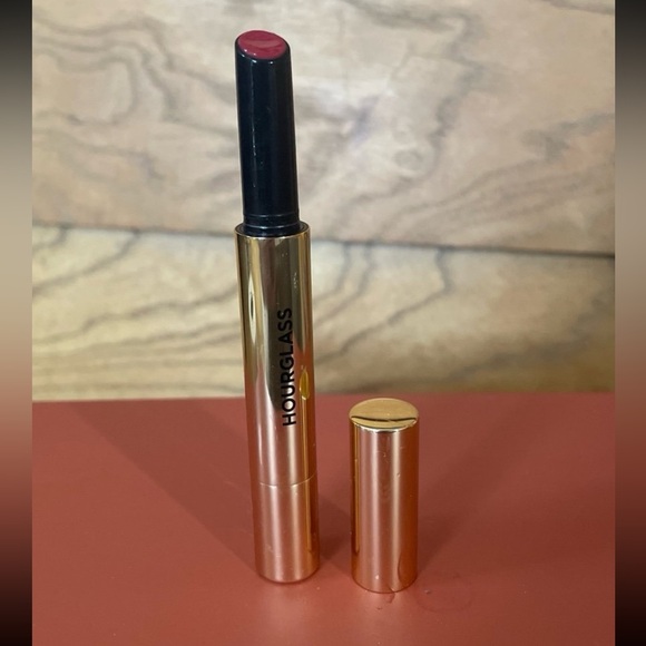 Hourglass Other - Hourglass volumizing glossy lip balm